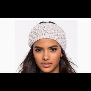 Women’s knitted headband with rhinestones